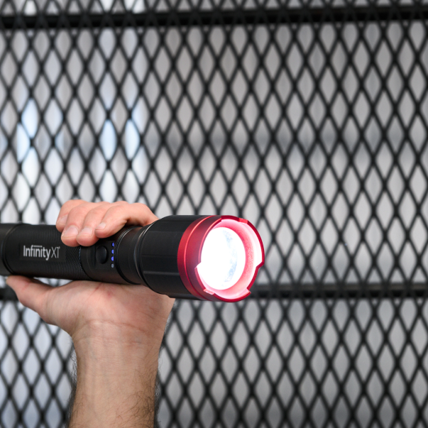 Hybrid Power Flashlight 4000 Lumen